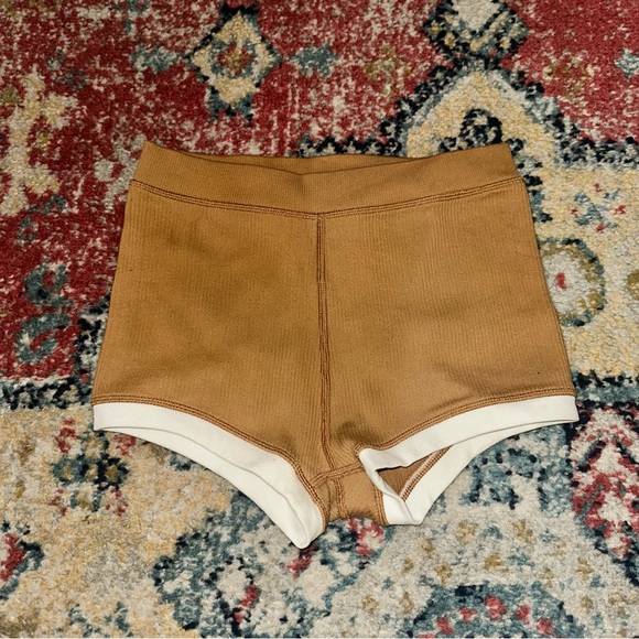 Striped Tan and White Ribbed Shorts - Picture 4 of 5